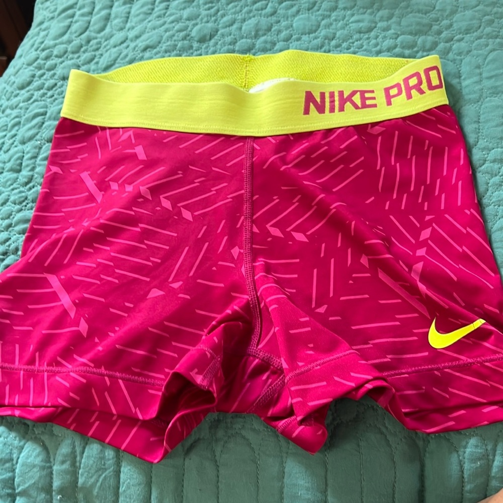 Nike pro size S